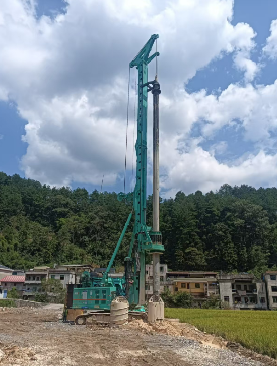 逆势而上，上海金泰大型旋挖钻机凭实力破局基建寒冬